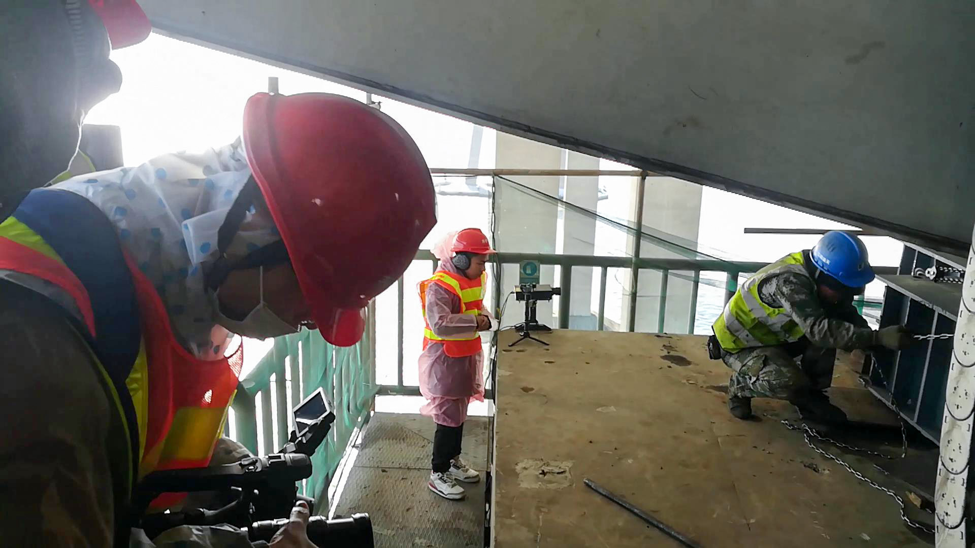 苏通大桥支座维修工程